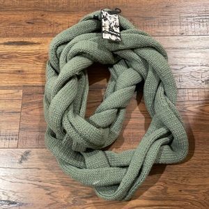 Hurley scarf
